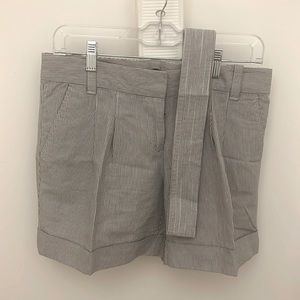 Ann Taylor women’s Sear Sucker cuffed shorts; Size 2